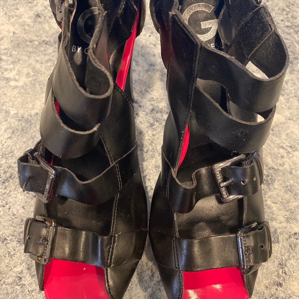 4 inch Guess Heel 9.5 M